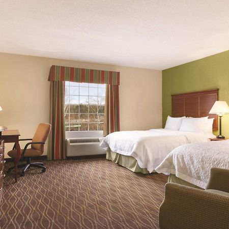 Hampton Inn & Suites Гринфилд Экстерьер фото
