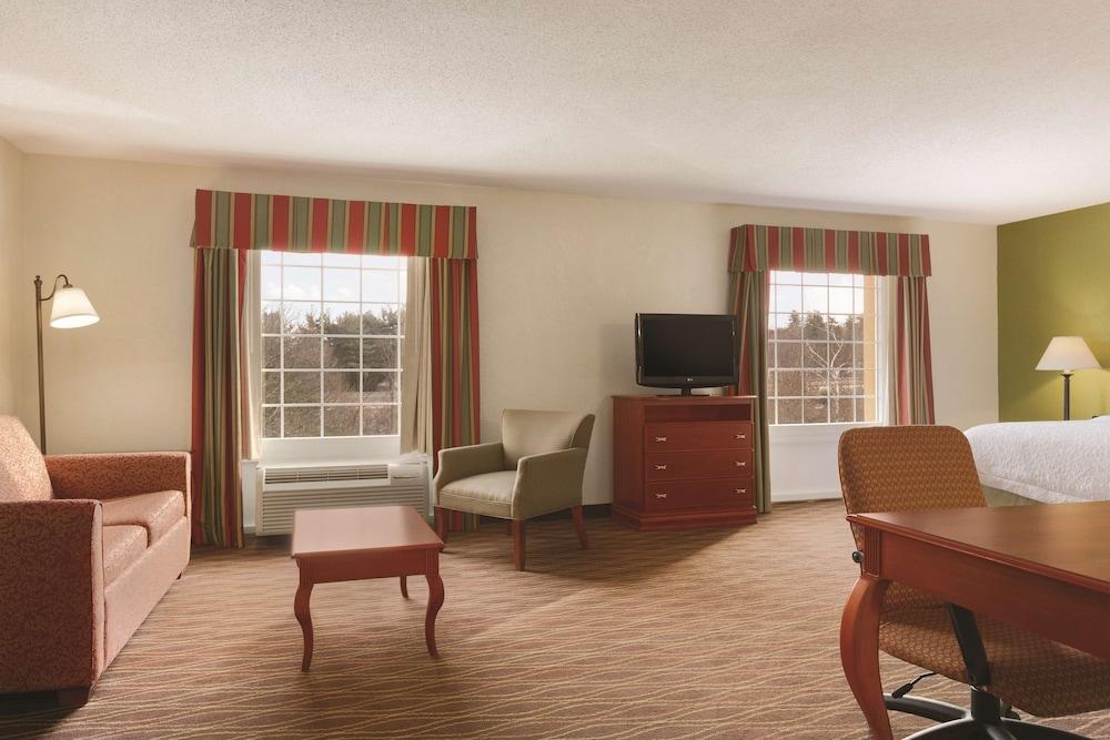 Hampton Inn & Suites Гринфилд Экстерьер фото