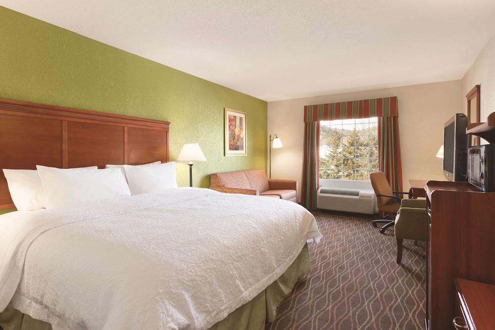 Hampton Inn & Suites Гринфилд Экстерьер фото