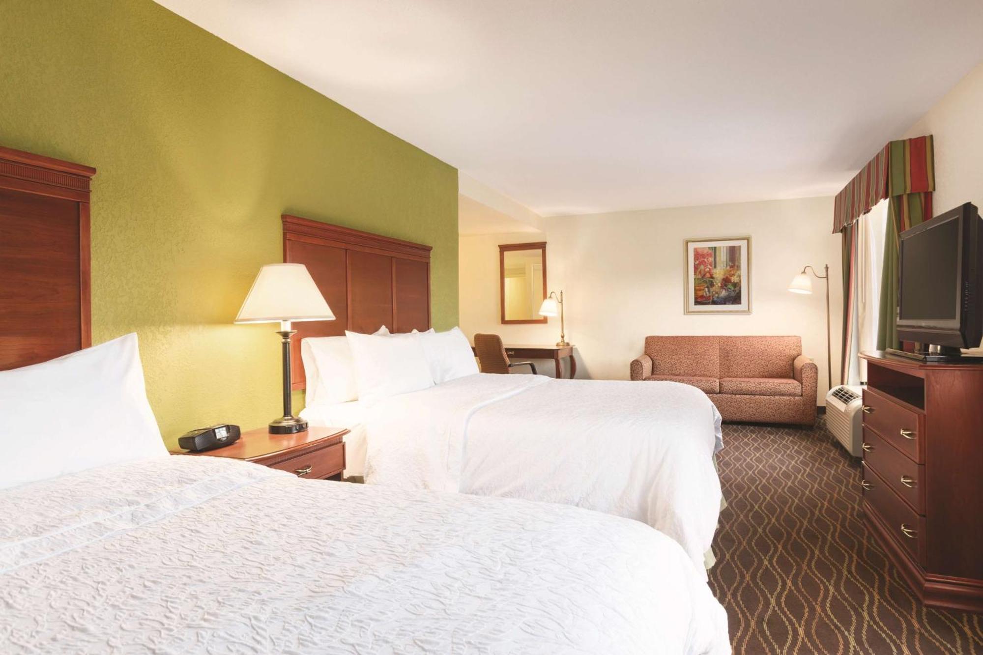 Hampton Inn & Suites Гринфилд Экстерьер фото